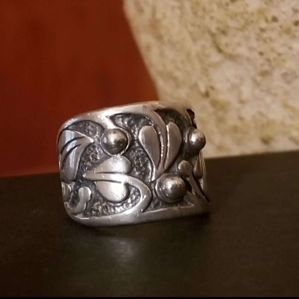 Silpada Sterling Silver Vine Ring - Picture 12 of 14
